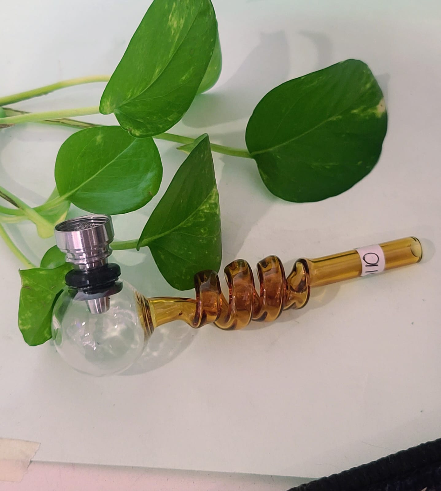 Pipa de vidrio ámbar con espiral